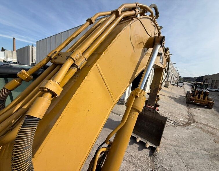 CATERPILLAR 330C LME